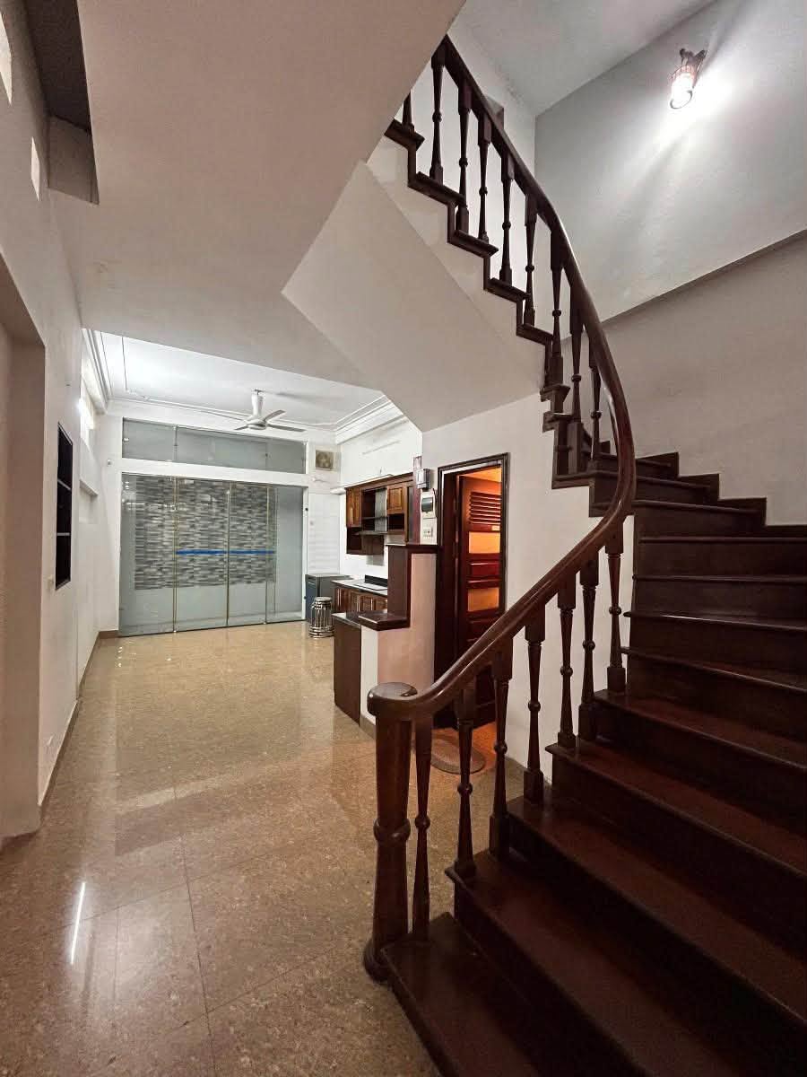 Bán Nhà Lạc Long Quân Tây Hồ 73m2 6 Tầng Ô Tô Sát Lotte